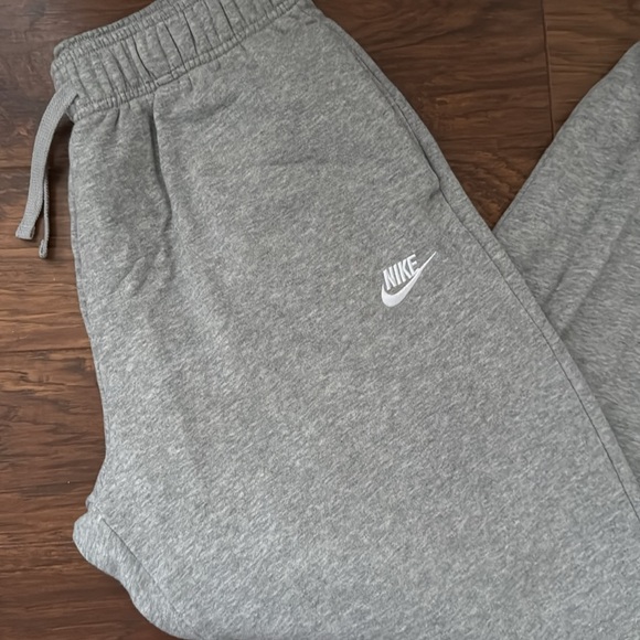 Nike Sportwear Club Fleece Sweatpants - Picture 2 of 7